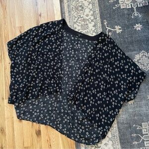 Aritzia Talula Black Daisy Floral Open Kimono Cardigan